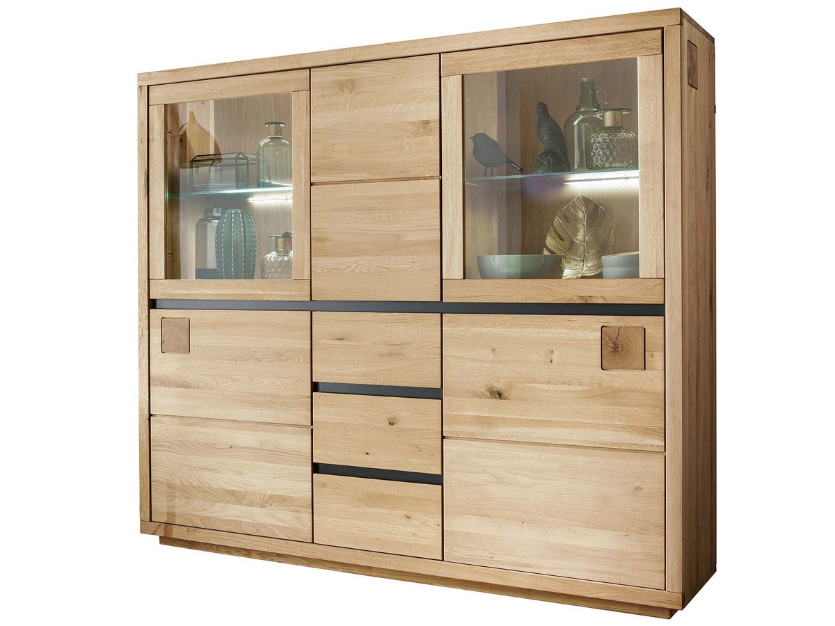 Szeroki Kredens z Litego Dębu Wzornictwo Przykuwające Uwagę Opus