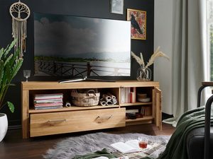 Miniaturka 4 - Ciemna aranżacja salonu z meblami RTV i zielonym fotelem