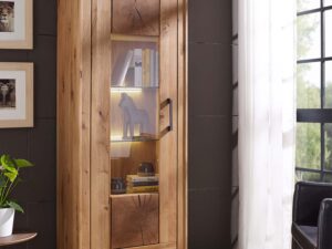 Miniaturka 2 - Drewniana szafka z przeszkleniem i oświetleniem LED