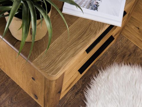 Drewniana szafka nocna – niezbędnik każdej sypialni