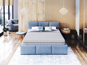 Miniaturka 1 - Drewniana sypialnia z niebieskim łóżkiem i eleganckim materacem