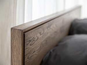 Miniaturka 5 - Niska rama łóżka i zagłówek z fornirowanego dębu
