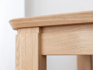 Miniaturka 4 - Kątowa noga stołu dębowego z prostym połączeniem