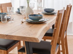 Miniaturka 5 - Stół loftowy z blatem dębowym i czarną podstawą w aranżacji jadalni