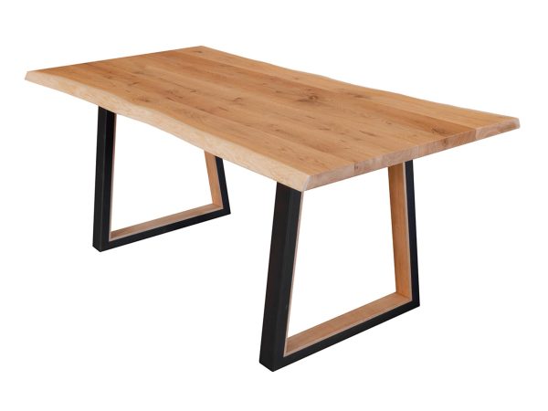Nowoczesny stół z dębu z czarnymi nogami w kształcie trapezu