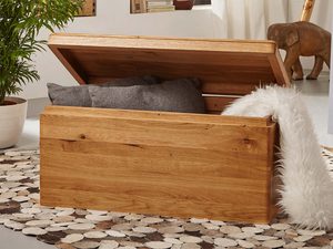 Miniaturka 1 - Skrzynia z drewna naturalnego z zamkniętym wiekiem