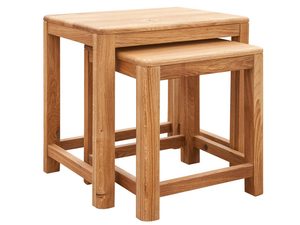 Miniaturka 2 - Komplet kwadratowych stolików z litego drewna naturalnego