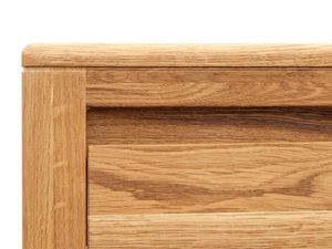 Miniaturka 14 - Zbliżenie na usłojenie drewna w blacie stolika