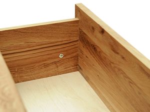 Miniaturka 6 - Wnętrze drewnianej szafki z widocznymi ściankami bocznymi