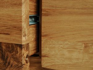 Miniaturka 13 - Detale drewnianej szafki na buty