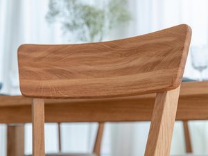 Miniaturka 1 - Detal oparcia krzesła drewnianego