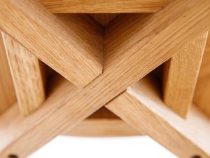 Miniaturka 2 - Spód drewnianego krzesła