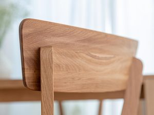 Miniaturka 5 - Tapicerowane siedzisko w tkaninie i wyprofilowane oparcie