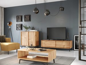 Miniaturka 1 - Aranżacja salonu z dębowymi meblami i jasną sofą