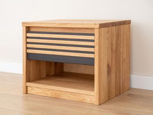 Miniaturka 1 - Zbliżenie na frezowany front szuflady z czarno-dębowym dekorem