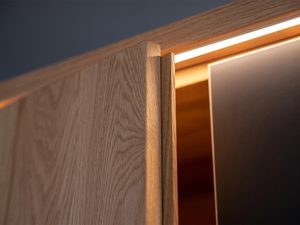 Miniaturka 1 - Krawędź frontu mebla z naturalnego dębu z oświetleniem LED