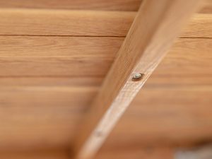 Miniaturka 4 - Solidna konstrukcja drewnianego stołu dębowego widoczna od spodu
