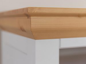 Miniaturka 3 - Gzyms z naturalnego drewna na komodzie prowansalskiej