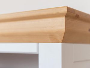 Miniaturka 3 - Frezowany front witryny z białym wykończeniem