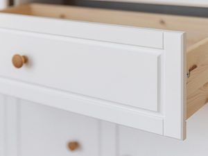 Miniaturka 2 - Prowansalska komoda z trzema szufladami i białym wykończeniem