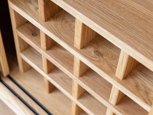 Miniaturka 7 - Drewniany regał na wino z przegródkami z litego dębu