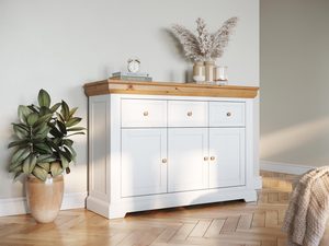 Miniaturka 8 - Biała komoda z szufladami i drewnianymi uchwytami