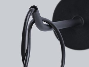 Miniaturka 3 - Zbliżenie na skręcony przewód kinkietu z betonu