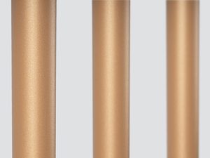 Miniaturka 4 - Zbliżenie na trzy złote tuby LED w nowoczesnym wykończeniu