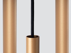 Miniaturka 4 - Zbliżenie na detale zawieszenia i wykończenia tuby LED