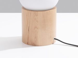 Miniaturka 1 - Lampka stołowa z naturalnego drewna i białą kulą