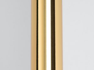 Miniaturka 4 - Zbliżenie na wykończenie złotej lampy w połysku