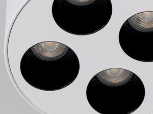 Miniaturka 3 - Zbliżenie na reflektory w lampie wpuszczanej LED, styl nowoczesny