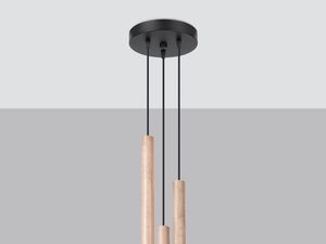 Miniaturka 2 - Drewniana lampa LED z trzema zwisami w nowoczesnym wnętrzu