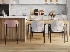 Miniaturka 5 - Wnętrze kuchni z lampami plecionymi i marmurowym blatem