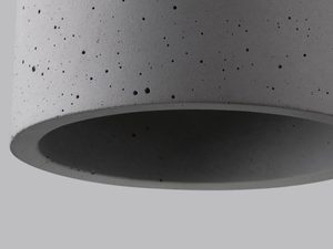 Miniaturka 3 - Zbliżenie na klosz lampy betonowej w stylu industrialnym