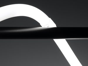 Miniaturka 5 - Połączenie białego światłowodu z czarną oprawą lampy LED