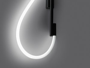 Miniaturka 2 - Designerski kinkiet LED z czarną obudową i łagodnym światłem