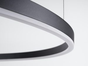 Miniaturka 6 - Detal oprawy lampy LED z zaokrąglonym profilem, światło neutralne