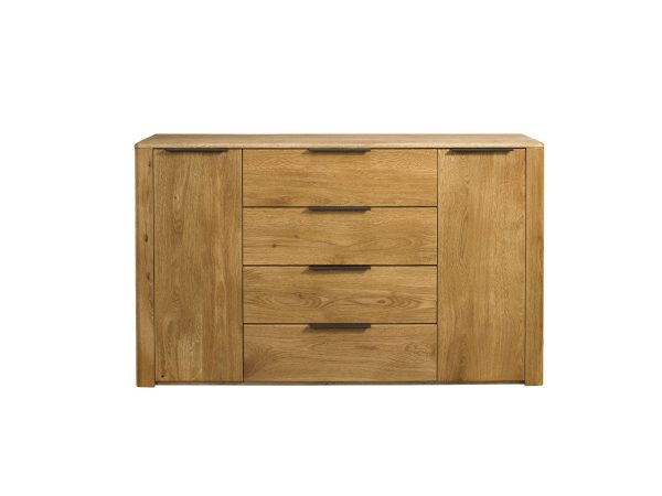 Drewniana komoda z szufladami i eleganckimi uchwytami