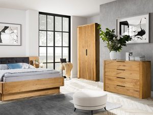 Miniaturka 1 - Drewniana komoda i szafa w nowoczesnej sypialni, styl skandynawski