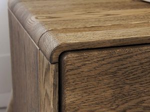 Miniaturka 6 - Zaokrąglone narożniki szafki z litego drewna, styl rustykalny