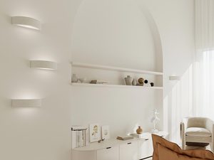 Miniaturka 5 - Białe półokrągłe kinkiety LED w aranżacji klasycznego salonu