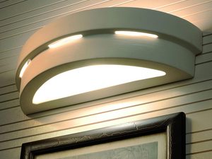 Miniaturka 3 - Oświetlenie LED w łukowym kinkiecie nad obrazem