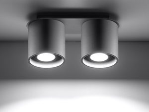 Miniaturka 8 - Stylowa kuchnia z ciemnym sufitem i wiszącymi lampami LED