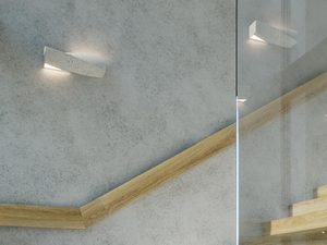 Miniaturka 4 - Korytarz z betonową ścianą i minimalistycznym kinkietem