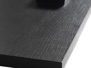 Miniaturka 5 - Zbliżenie blatu komody z czarnego drewna z wyraźną strukturą