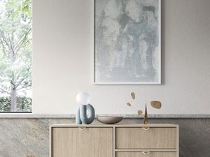 Miniaturka 3 - Drewniana komoda w salonie z ceramiczną dekoracją i szufladami