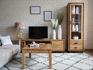 Miniaturka 1 - Salon z drewnianą komodą i stolikiem kawowym w stylu loft