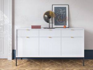 Miniaturka 12 - Stylowa biała komoda z ryflowanym frontem i elegancką podstawą