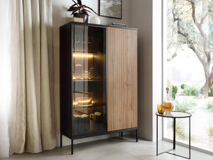 Miniaturka 3 - Witryna w stylu glamour z oświetleniem LED i dębowymi listwami